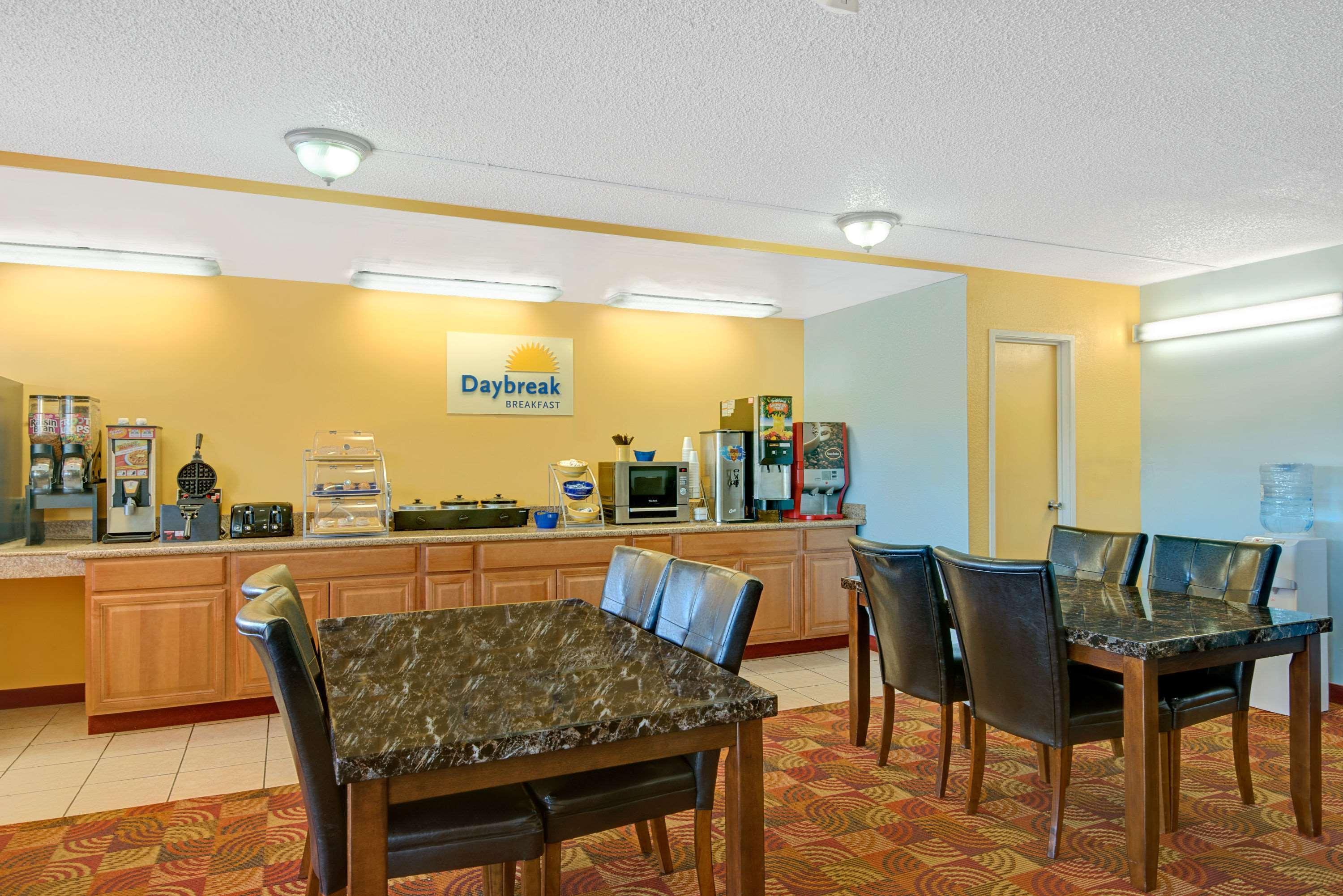 Days Inn By Wyndham Independence Exterior foto