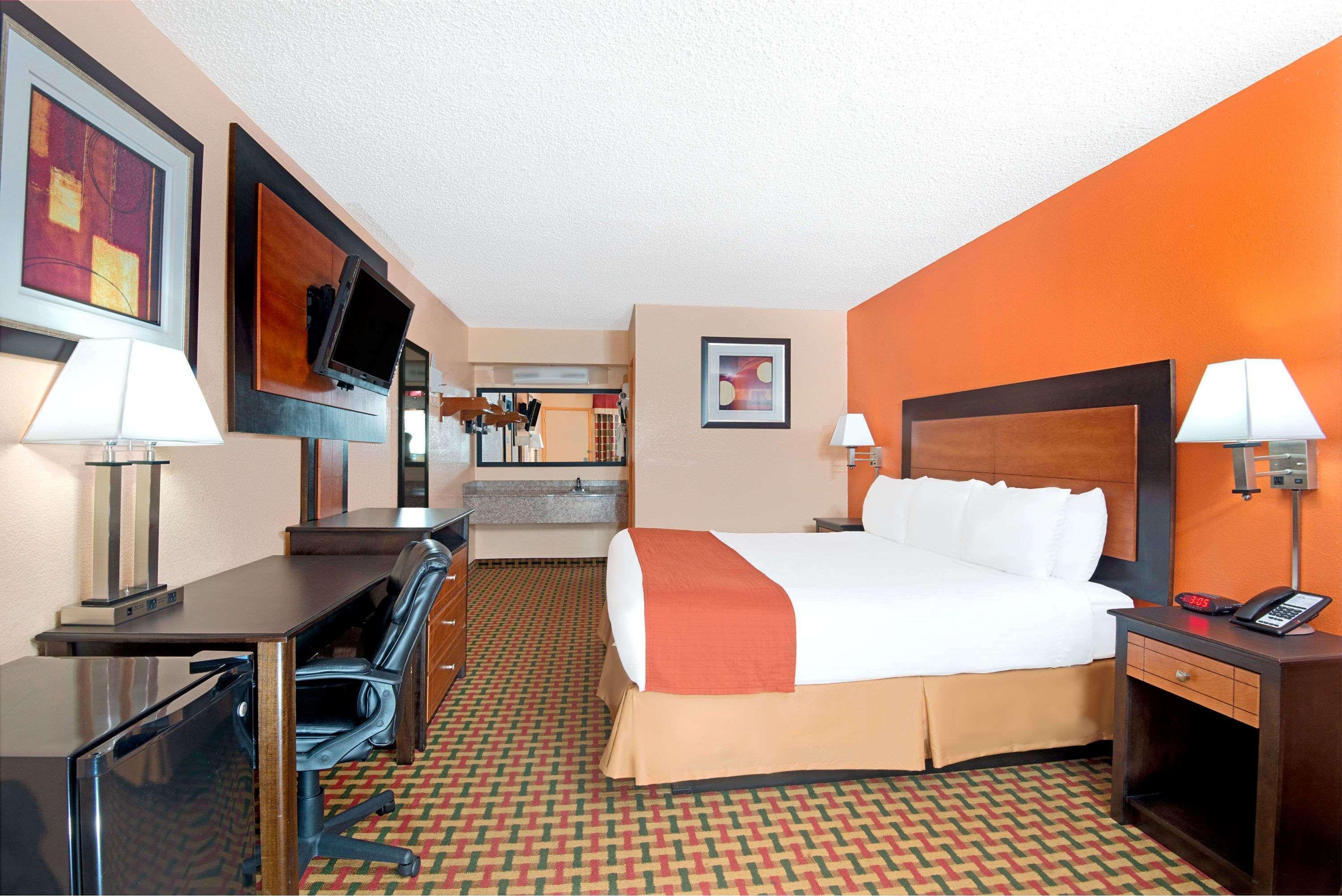 Days Inn By Wyndham Independence Exterior foto