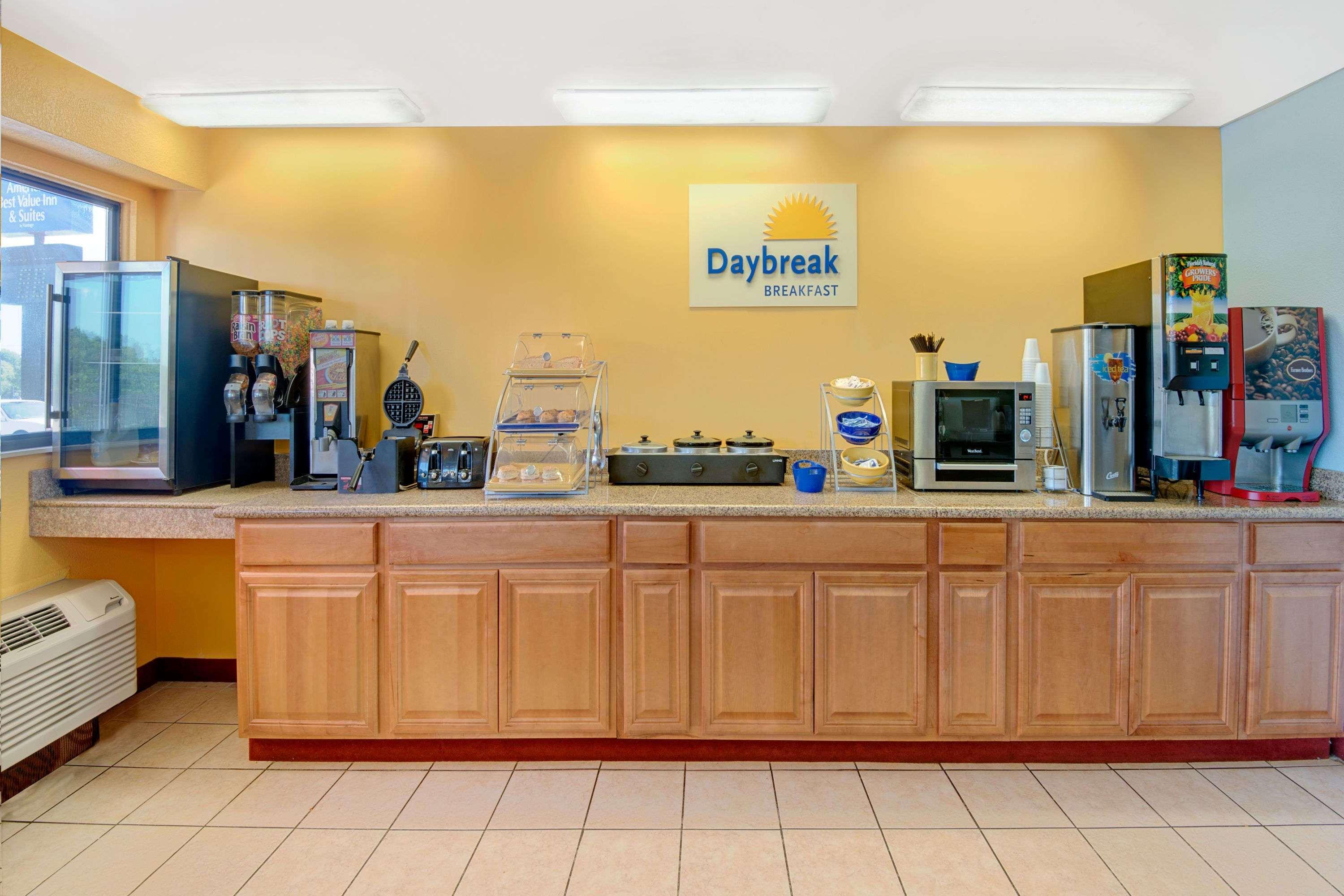 Days Inn By Wyndham Independence Exterior foto
